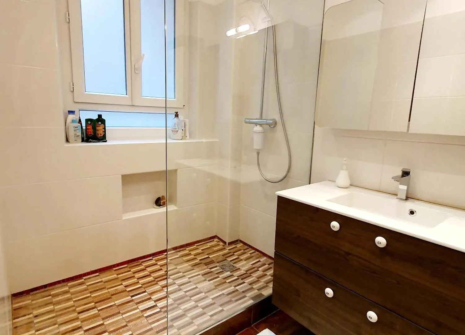 Privee Rive Gauche Privatunterkunft